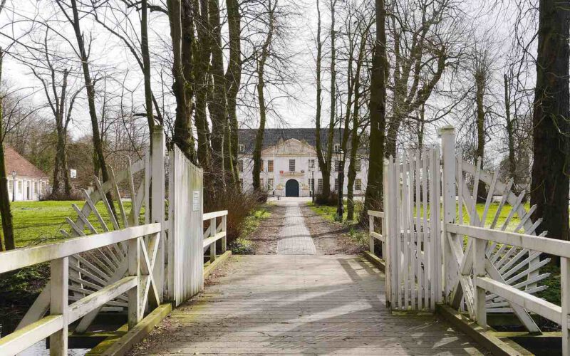 Doppeltor für eine prächtige Stadtvilla